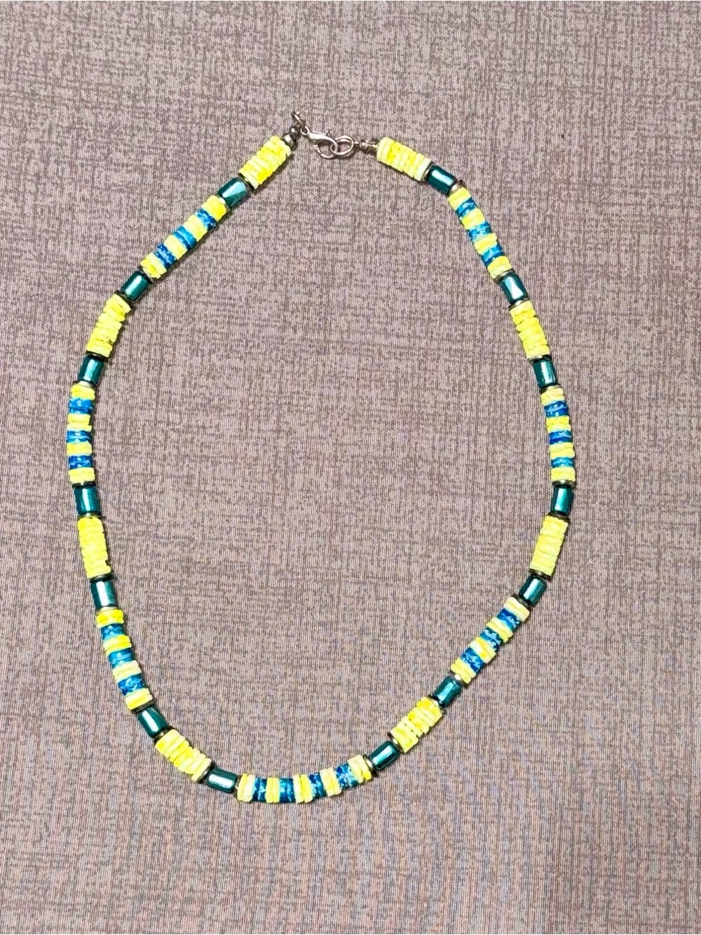 Absolutely fetch Y2K necklace